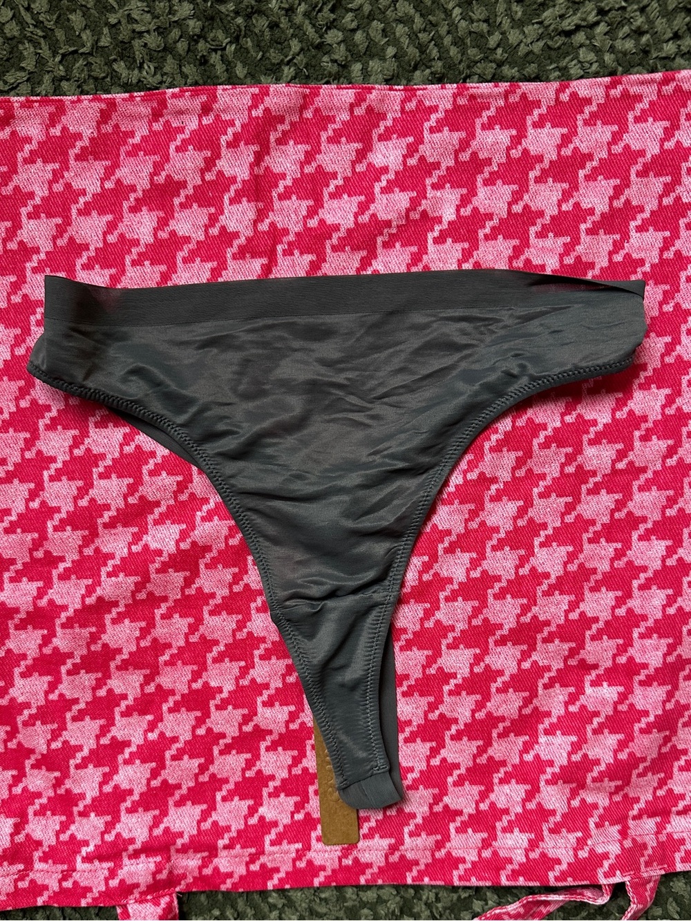 SKIMS Weightless Thong Gunmetal Grey No Show Stretch Underwear Small S NWT